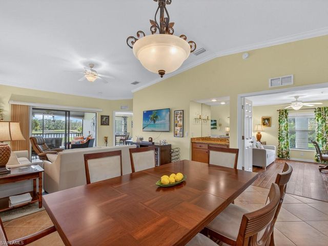 9844 Venezia CIR E 726, Naples, FL 34113