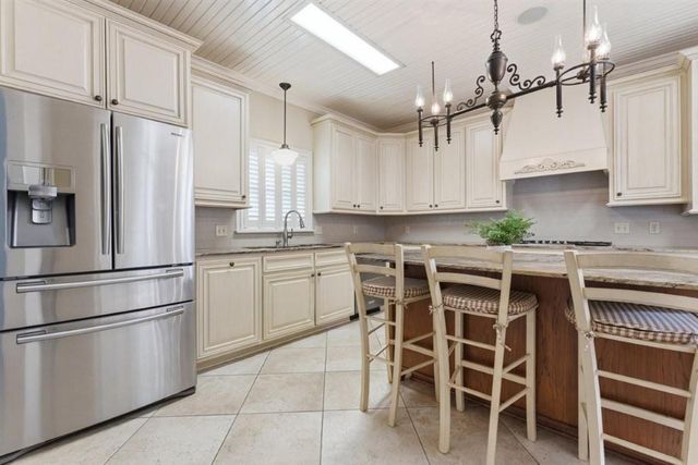 1304 W Dumbarton, Lake Charles, LA 70605