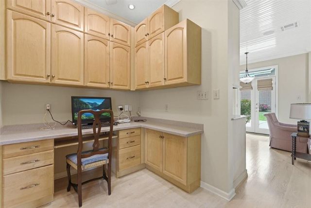 1304 W Dumbarton, Lake Charles, LA 70605