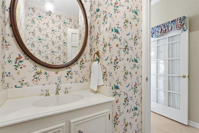 1304 W Dumbarton, Lake Charles, LA 70605