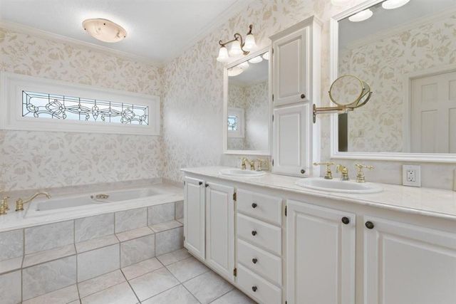 1304 W Dumbarton, Lake Charles, LA 70605