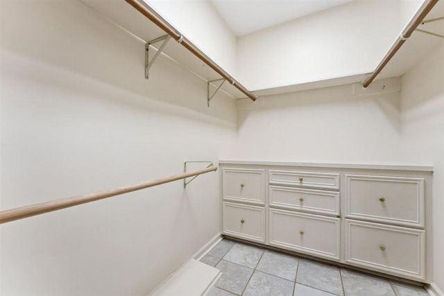 1304 W Dumbarton, Lake Charles, LA 70605