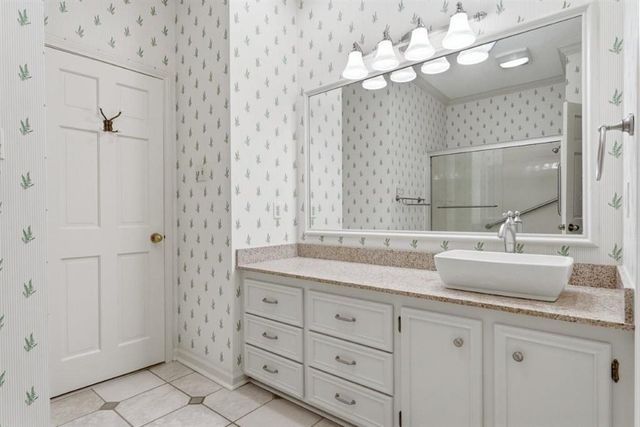 1304 W Dumbarton, Lake Charles, LA 70605