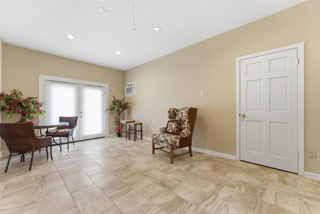 1304 W Dumbarton, Lake Charles, LA 70605