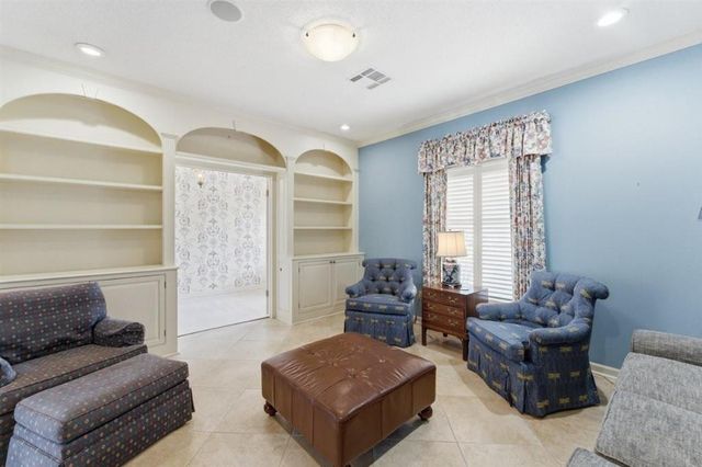 1304 W Dumbarton, Lake Charles, LA 70605