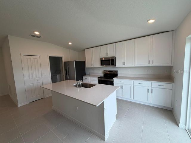 2155 LONE OAK LANE, Lakeland, FL 33801