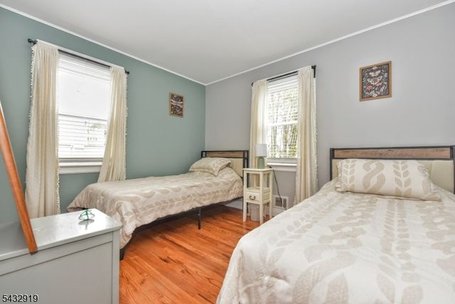 109 Brookview Dr, Woodland Park, NJ 07424
