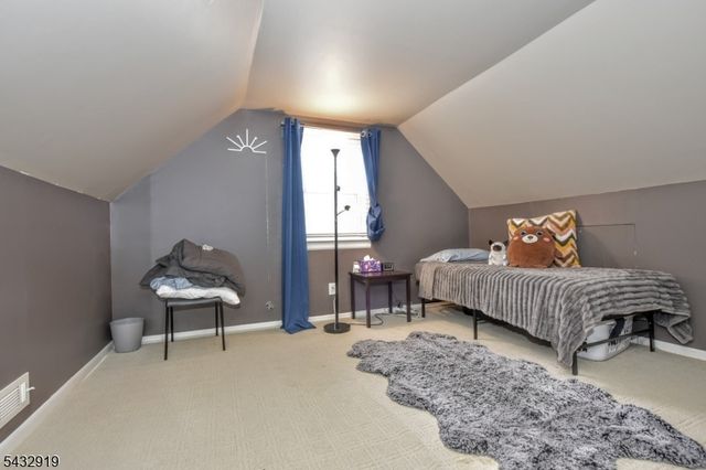 109 Brookview Dr, Woodland Park, NJ 07424