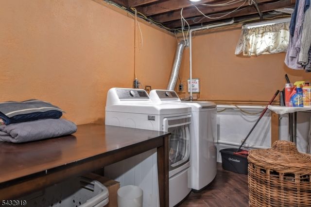 109 Brookview Dr, Woodland Park, NJ 07424