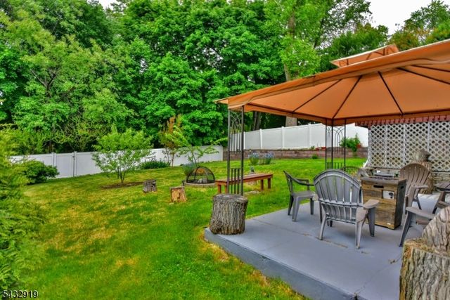 109 Brookview Dr, Woodland Park, NJ 07424