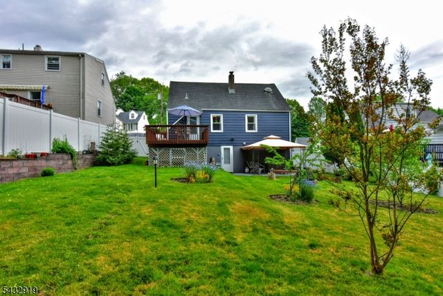 109 Brookview Dr, Woodland Park, NJ 07424