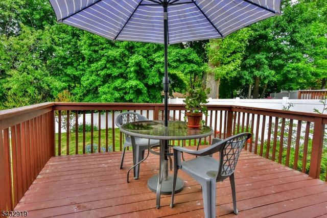 109 Brookview Dr, Woodland Park, NJ 07424