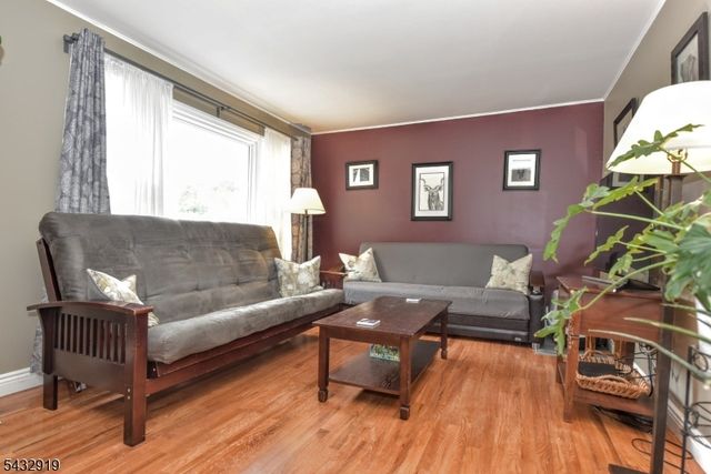 109 Brookview Dr, Woodland Park, NJ 07424