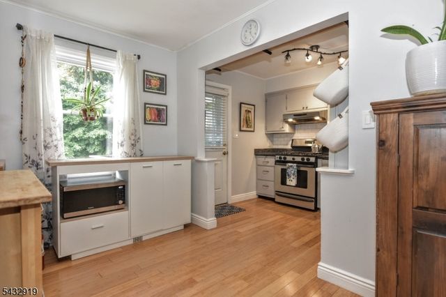 109 Brookview Dr, Woodland Park, NJ 07424