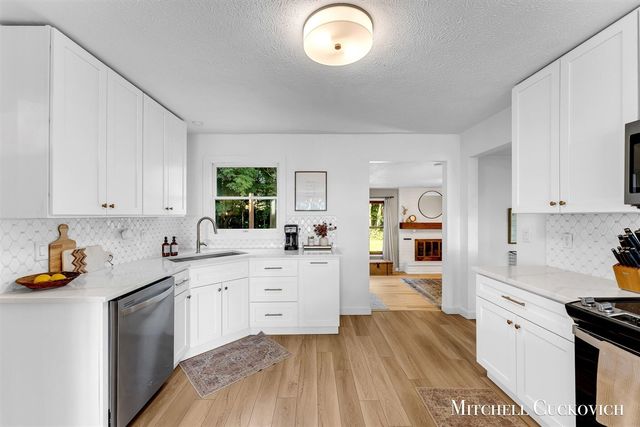 15415 Coalter Avenue, Kent City, MI 49330