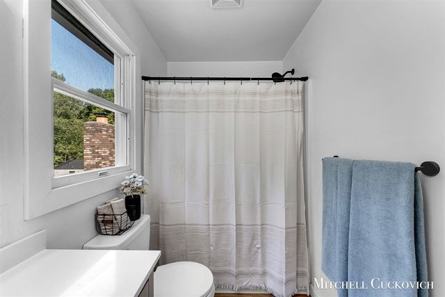 15415 Coalter Avenue, Kent City, MI 49330