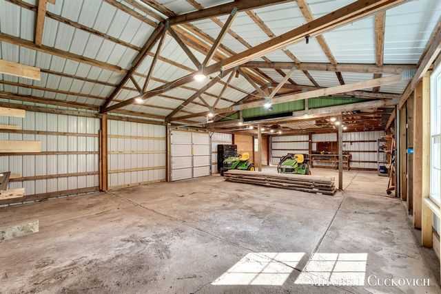 15415 Coalter Avenue, Kent City, MI 49330