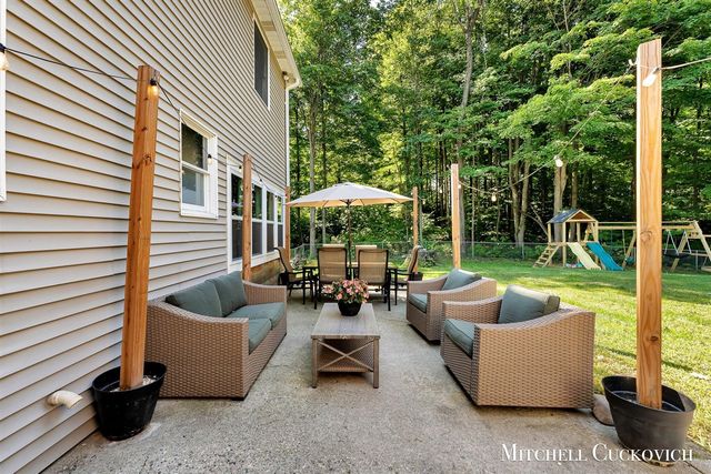 15415 Coalter Avenue, Kent City, MI 49330