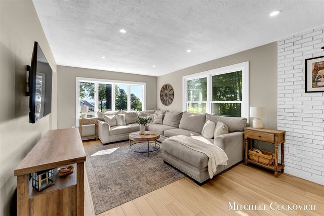 15415 Coalter Avenue, Kent City, MI 49330