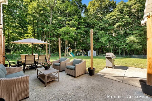 15415 Coalter Avenue, Kent City, MI 49330