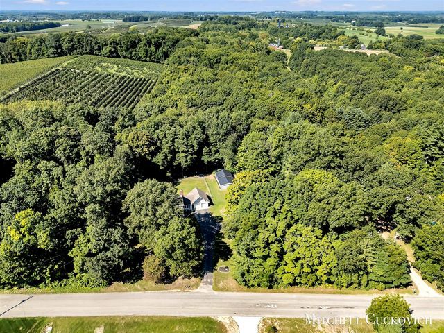 15415 Coalter Avenue, Kent City, MI 49330