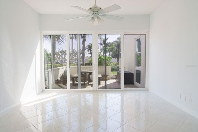 7400 SUN ISLAND DRIVE S 111, South Pasadena, FL 33707