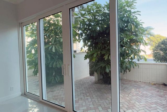 7400 SUN ISLAND DRIVE S 111, South Pasadena, FL 33707