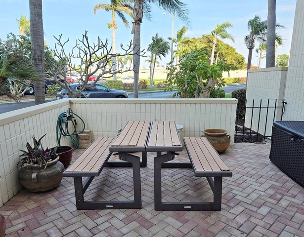 7400 SUN ISLAND DRIVE S 111, South Pasadena, FL 33707