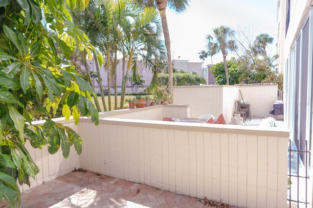 7400 SUN ISLAND DRIVE S 111, South Pasadena, FL 33707