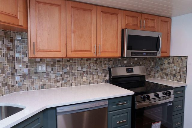 7400 SUN ISLAND DRIVE S 111, South Pasadena, FL 33707