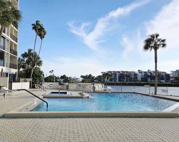 7400 SUN ISLAND DRIVE S 111, South Pasadena, FL 33707