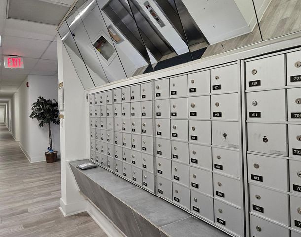 7400 SUN ISLAND DRIVE S 111, South Pasadena, FL 33707