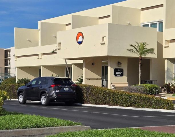 7400 SUN ISLAND DRIVE S 111, South Pasadena, FL 33707