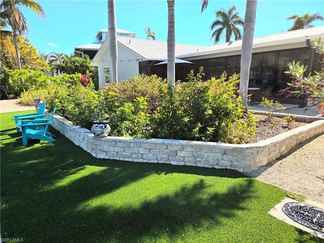 3594 Rita LN, St. James City, FL 33956