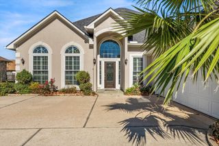 98 Victoria Drive W, Montgomery, TX 77356