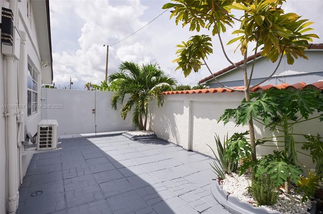 12293 SW 28th Ter, Miami, FL 33175