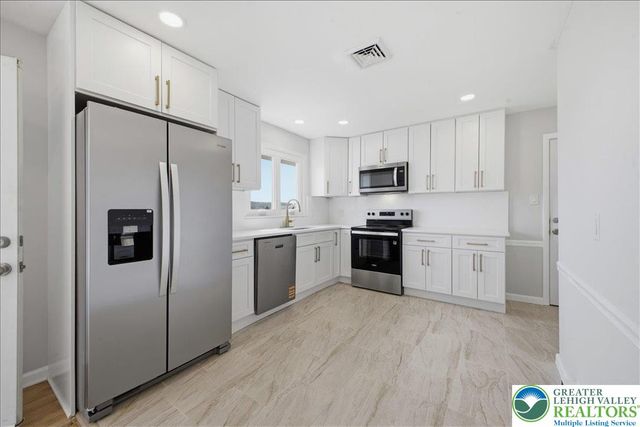 3326 lehigh, Bethlehem Twp, PA 18020