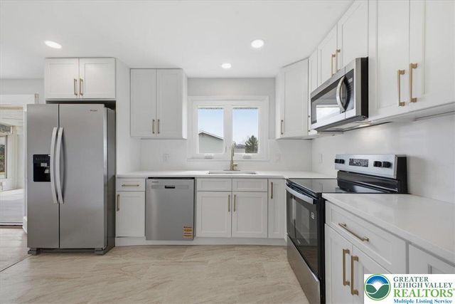 3326 lehigh, Bethlehem Twp, PA 18020