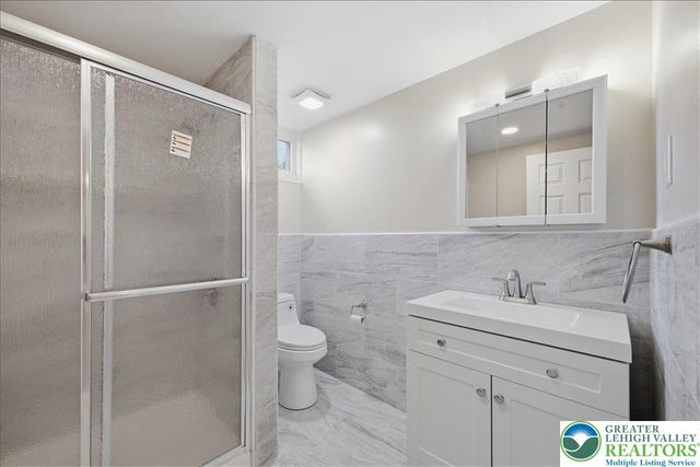 3326 lehigh, Bethlehem Twp, PA 18020