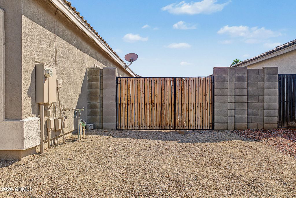 11839 W ROANOKE Avenue, Avondale, AZ 85392 — photo 5