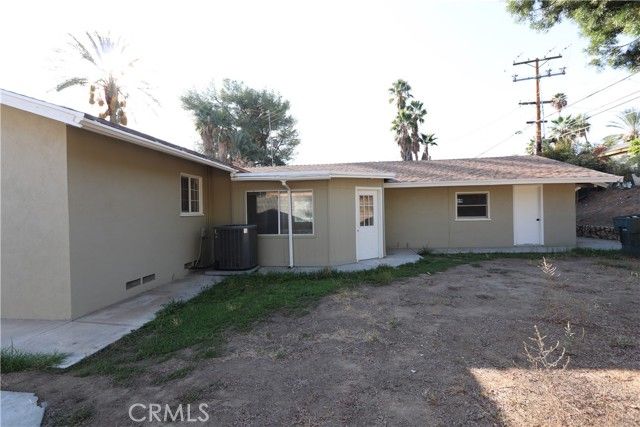 587 W Blaine, Riverside, CA 92507