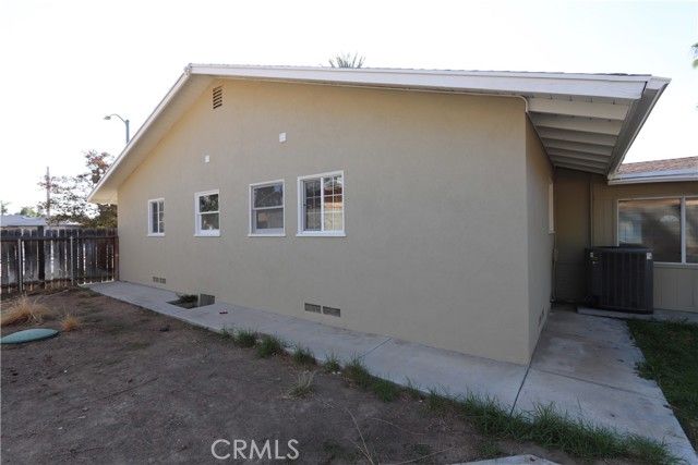 587 W Blaine, Riverside, CA 92507