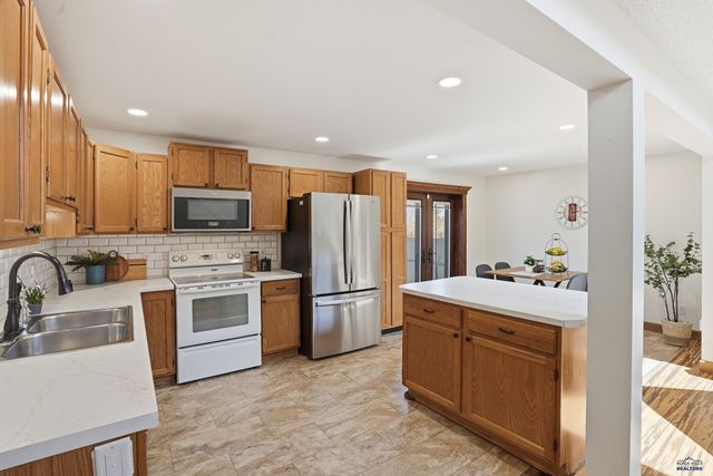 1200 PETERSON RD, Rapid City, SD 57701