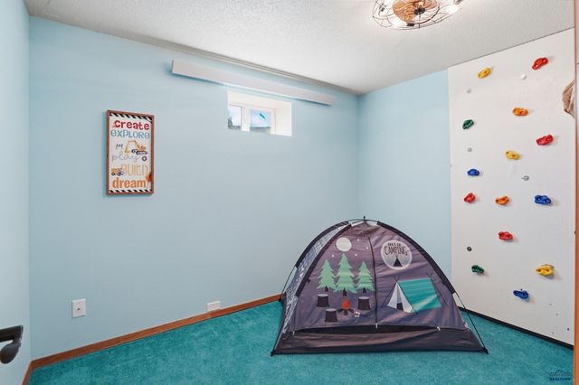 1200 PETERSON RD, Rapid City, SD 57701