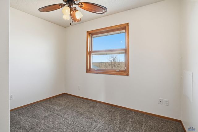 1200 PETERSON RD, Rapid City, SD 57701