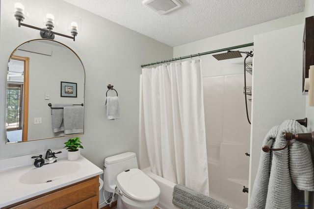 1200 PETERSON RD, Rapid City, SD 57701