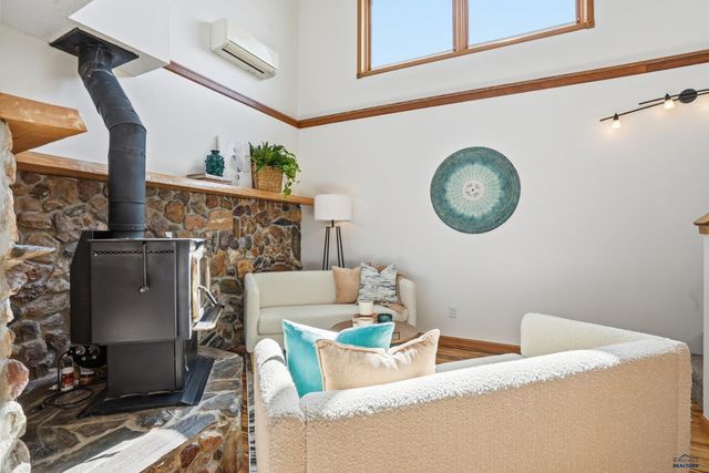 1200 PETERSON RD, Rapid City, SD 57701