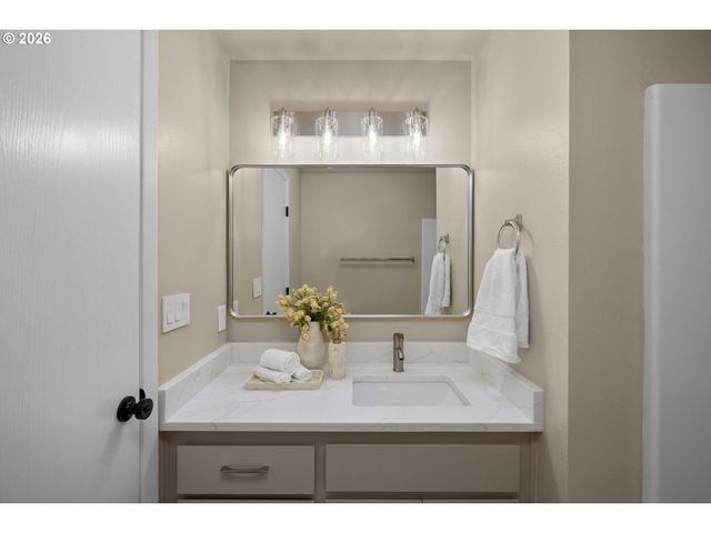 4706 Ne 132ND Pl, Vancouver, WA 98682