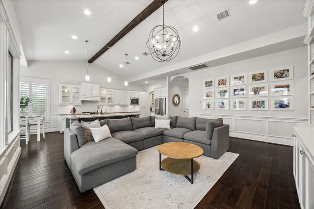 1542 Chantilly Lane, Houston, TX 77018