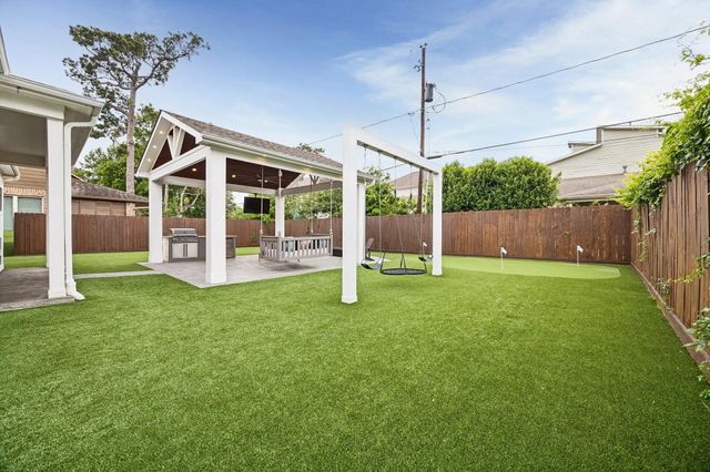 1542 Chantilly Lane, Houston, TX 77018